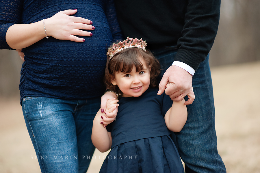 Washington DC family photos and little girl in princess tiara
