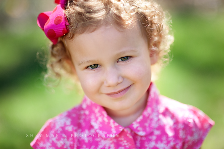 beautiful 3 year old girl smiling