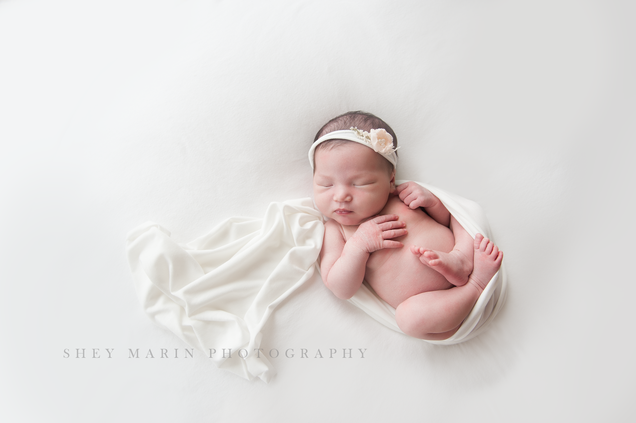 Frederick Maryland newborn photographer | little sister