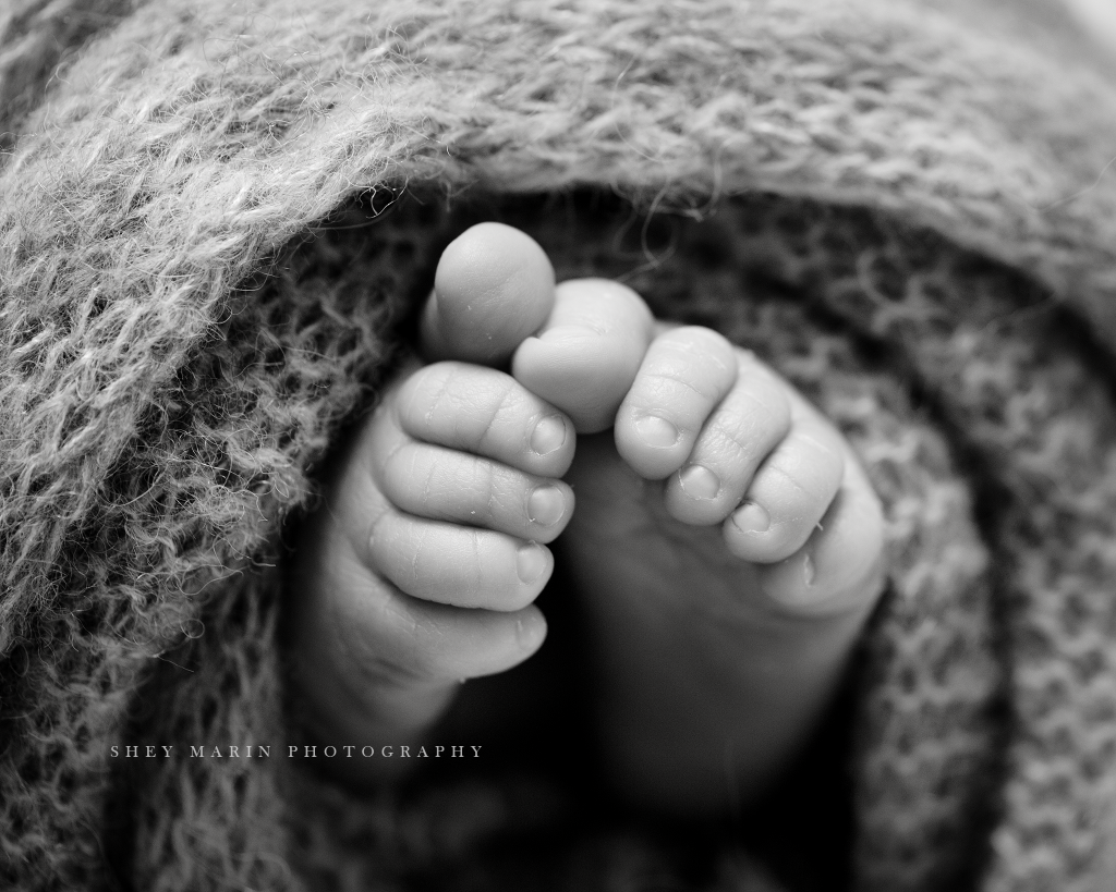 Frederick Maryland newborn baby photographer | nephew toes in black and white