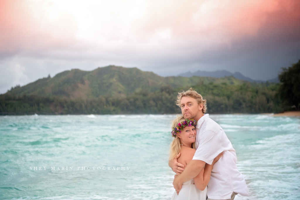 kauai family photographer couple