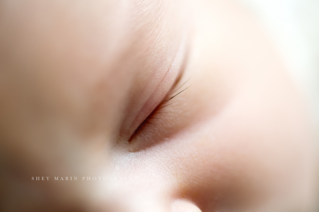 travel newborn photographer | Washington DC baby macro eyelashes