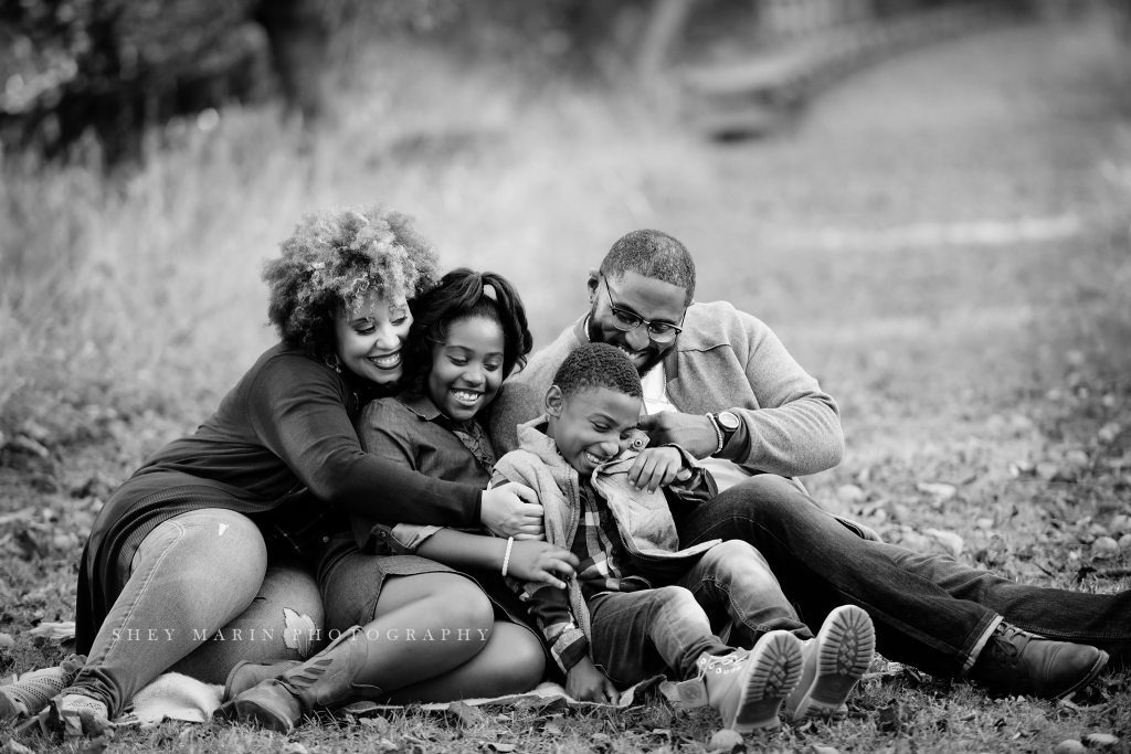 amazing frederick family photographer candid black and white
