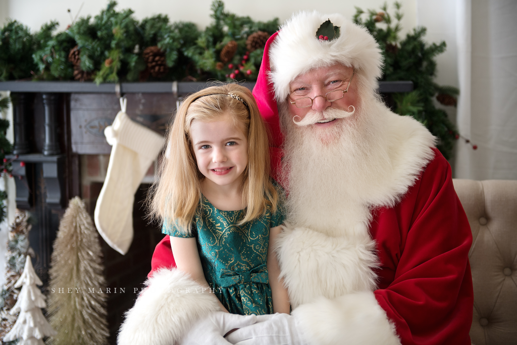 Santa Claus girl smiling Frederick Maryland photographer
