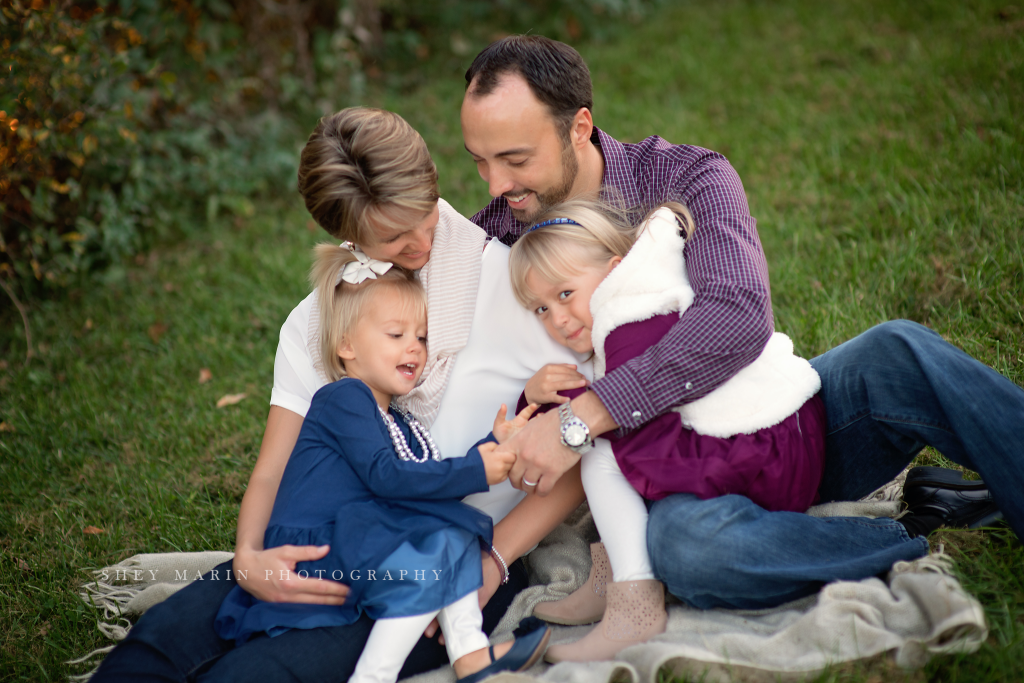 Frederick Maryland local photographer with a family