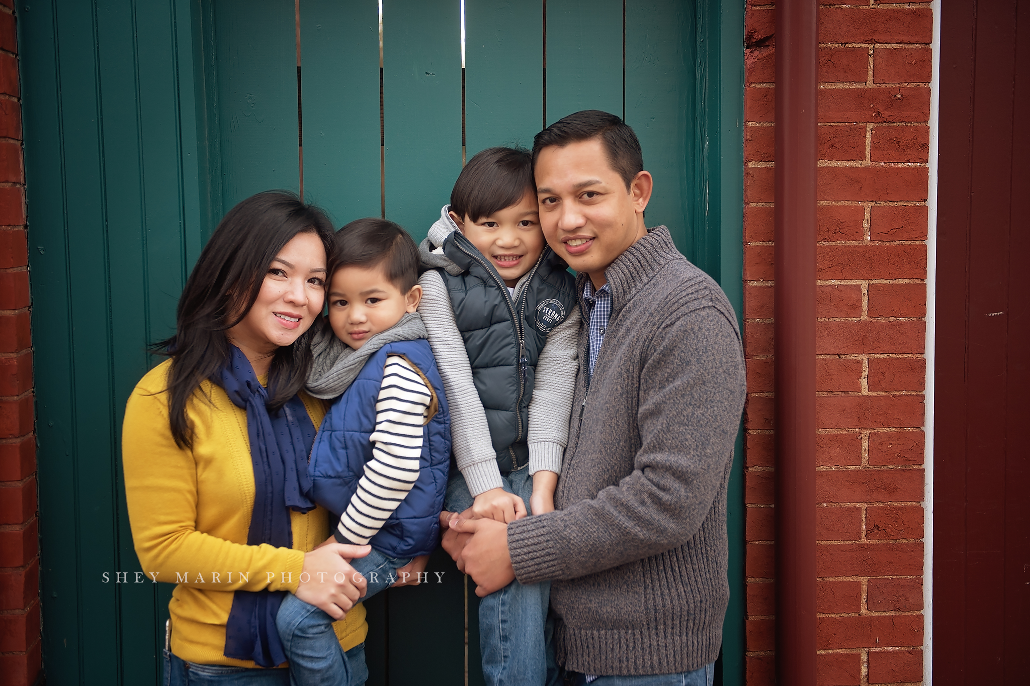 downtown frederick maryland family photographer