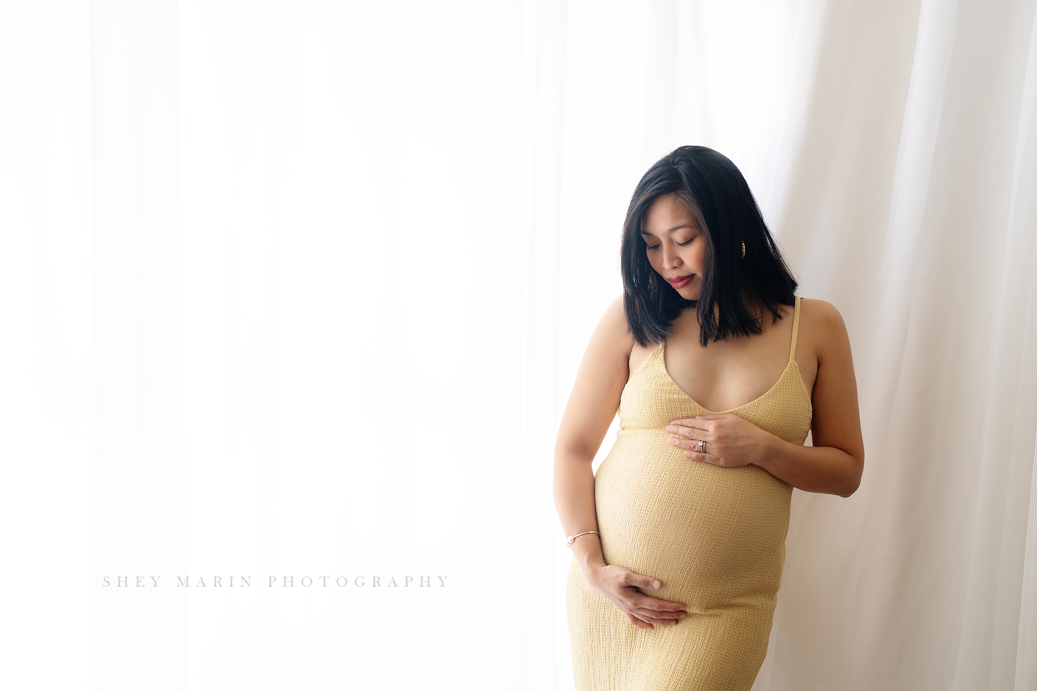 frederick studio maternity photo session