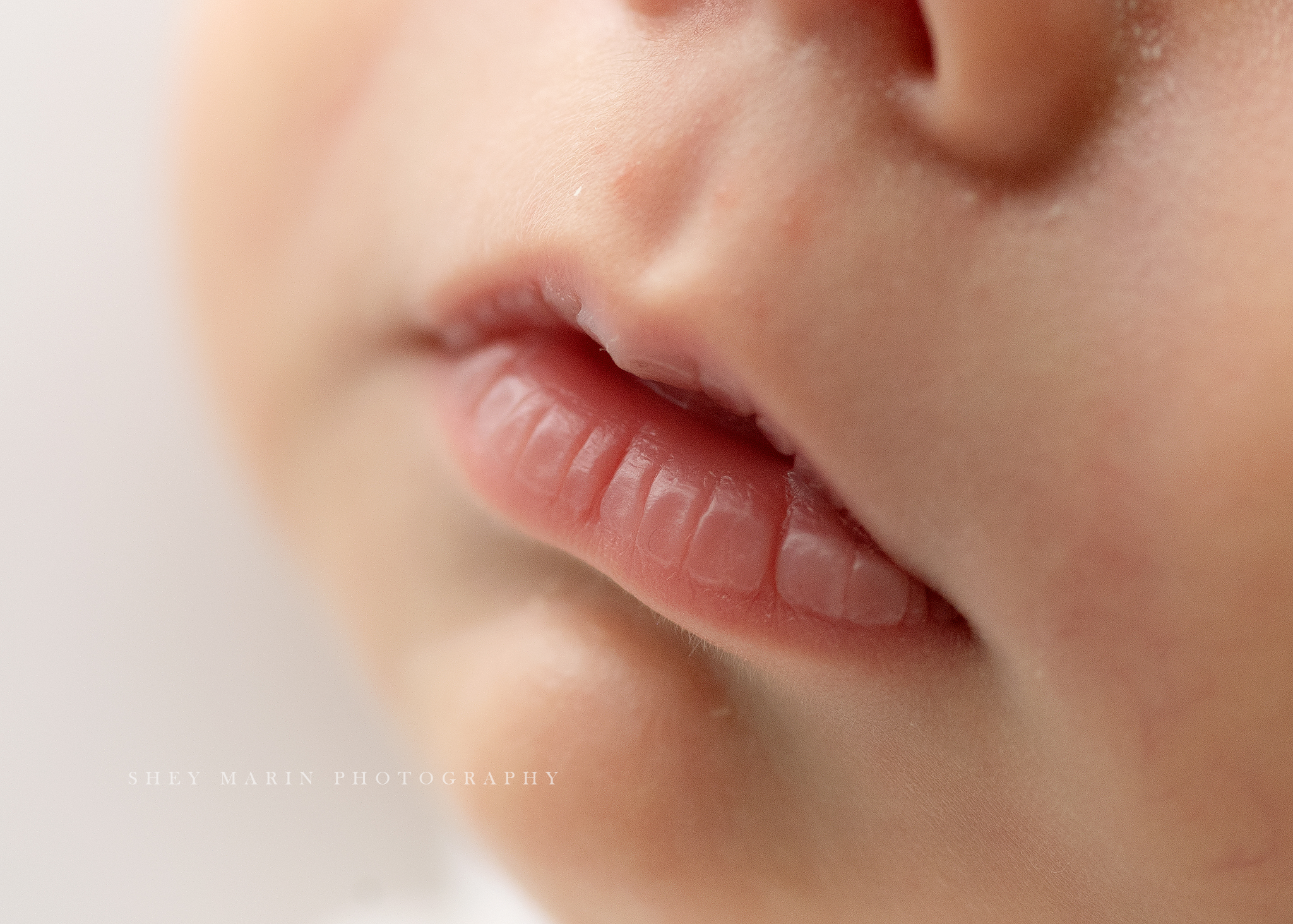 macro lips newborn