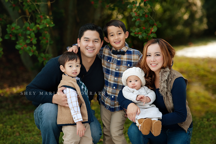 beautiful family in northern virginia in winter