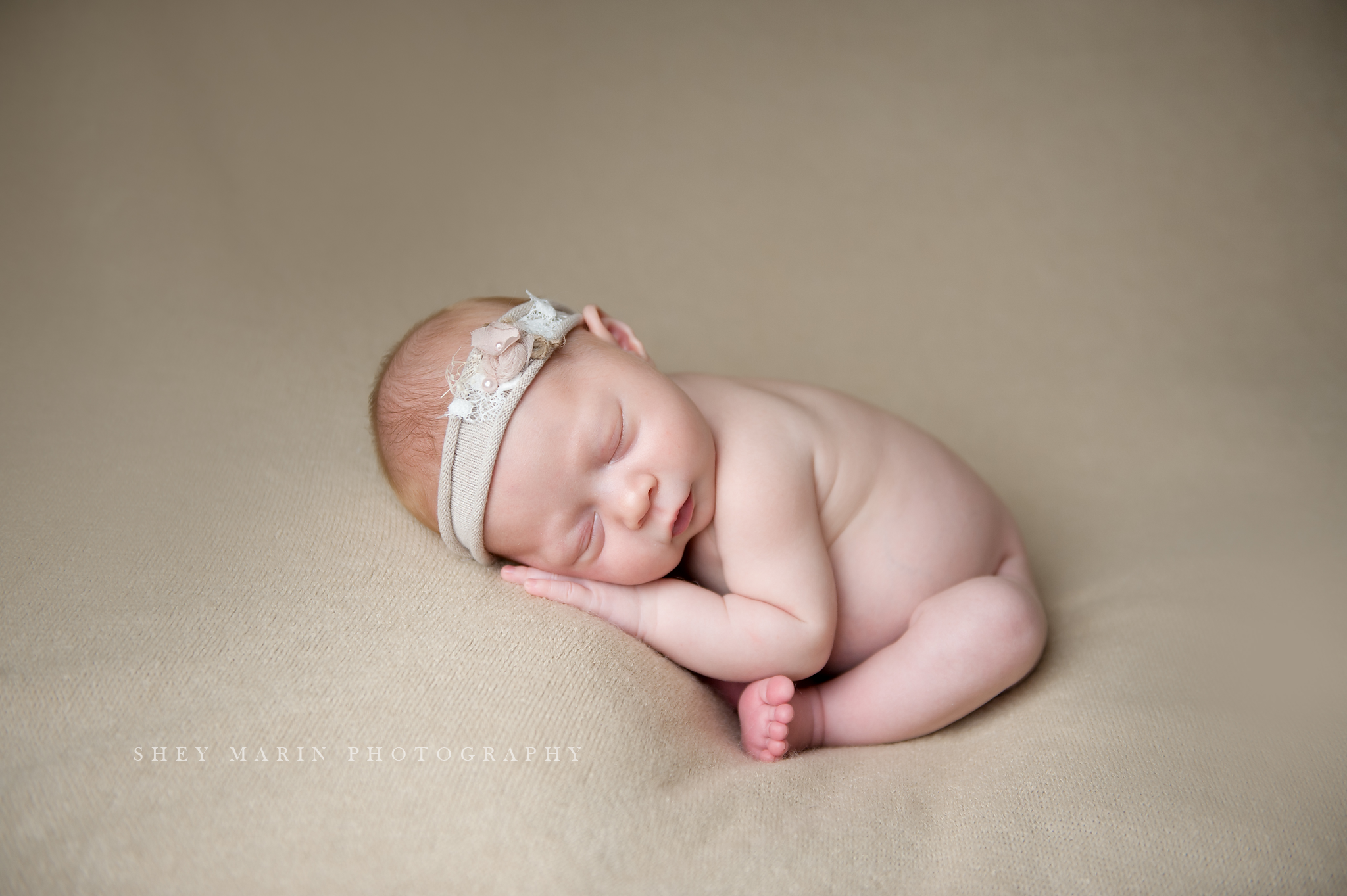 beautiful newborn baby girl | Washington DC newborn photographer