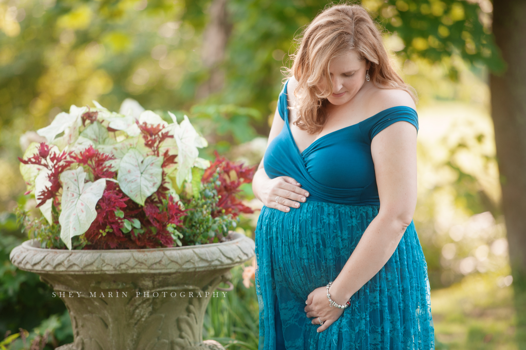 flower maternity session | Frederick Maryland photographer