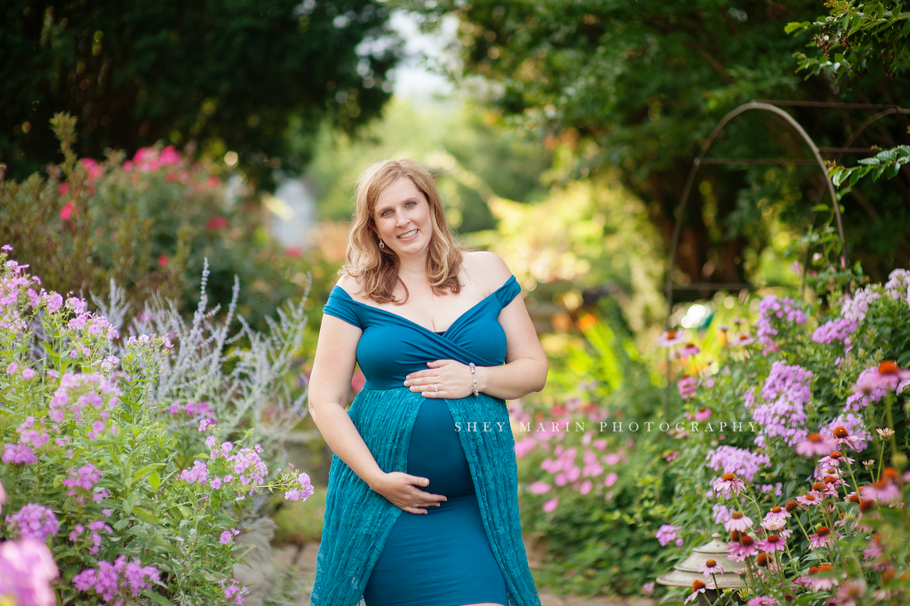 flower maternity session | Frederick Maryland photographer