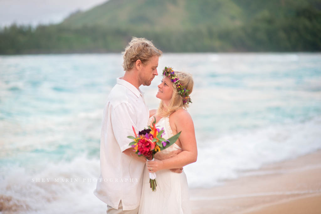 kauai family photographer couple