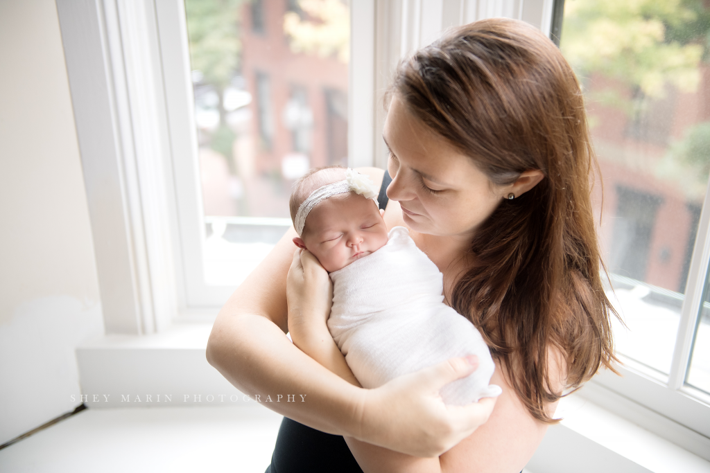 travel newborn photographer | Washington DC baby