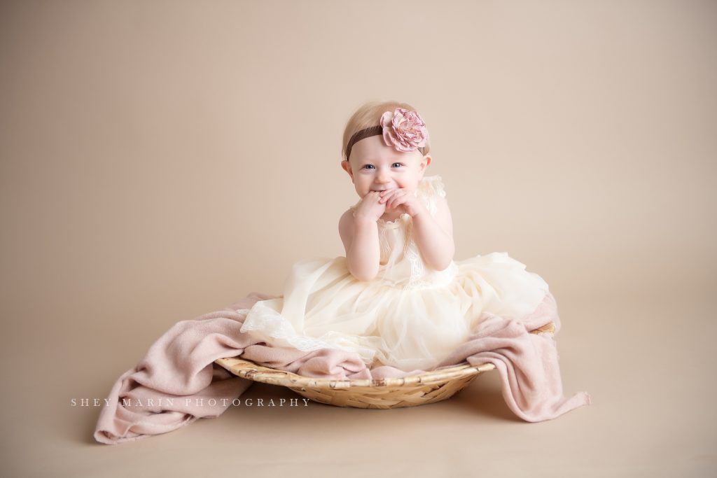 cake smash one year old frederick maryland photographer