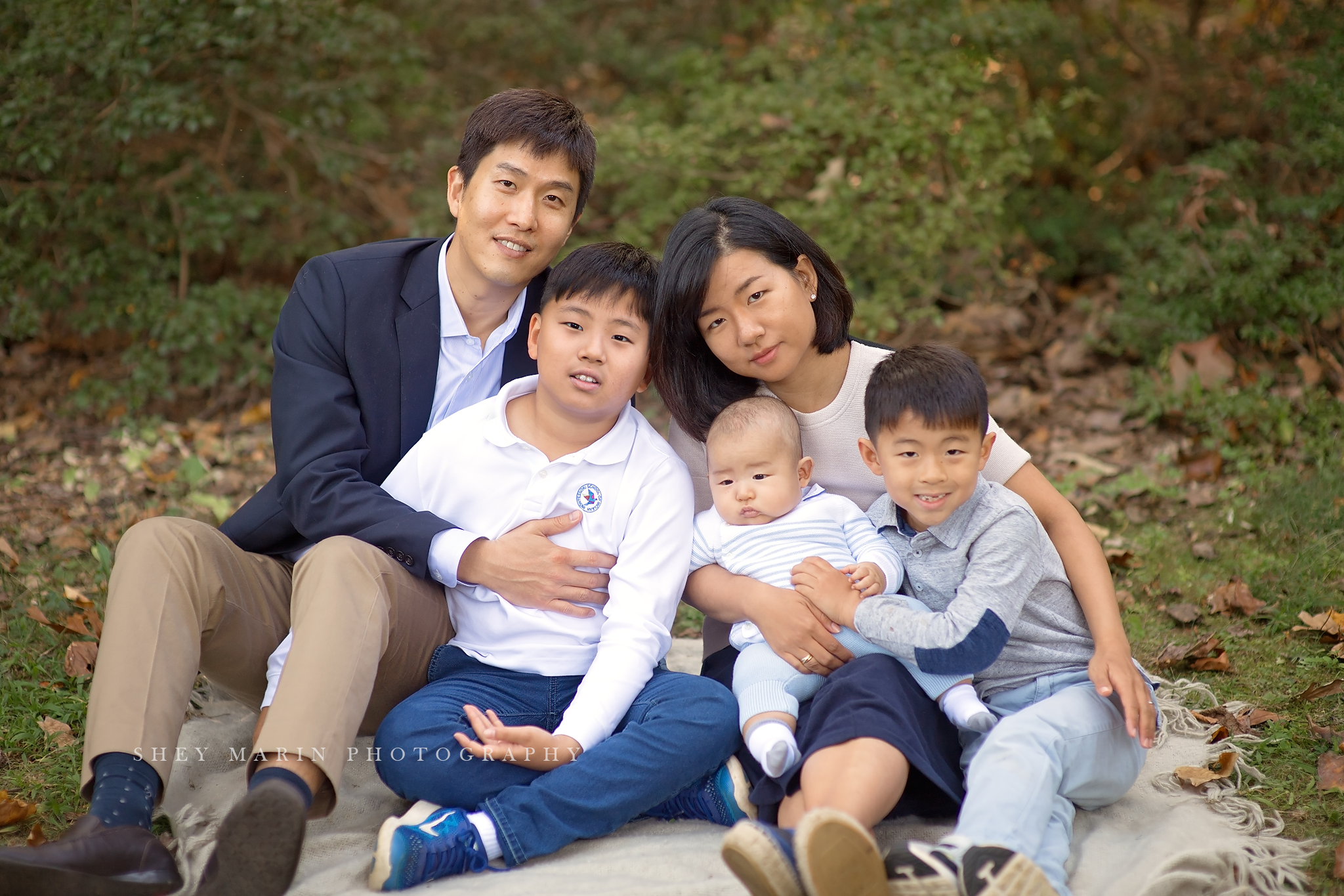 lovely family in bethesda maryland garden | Washington DC kids photographer