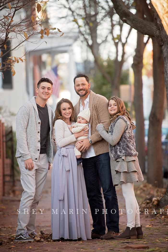 downtown Frederick Maryland family photosession winter