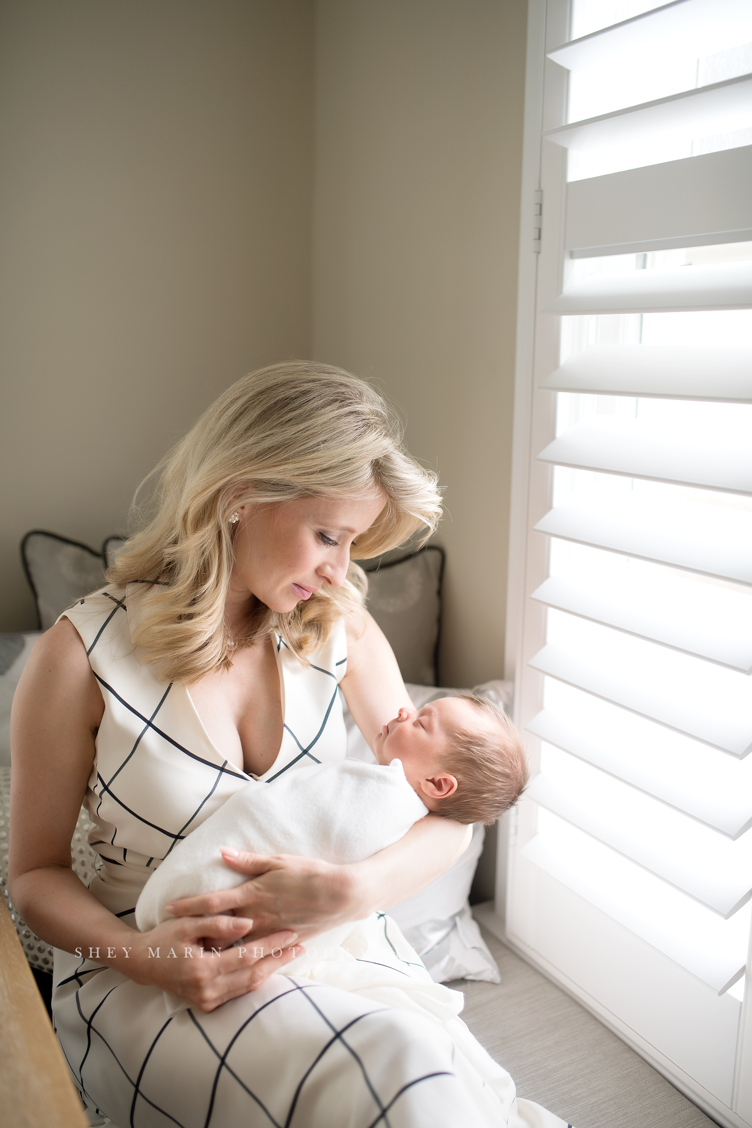 lifestyle newborn portraits Washington DC