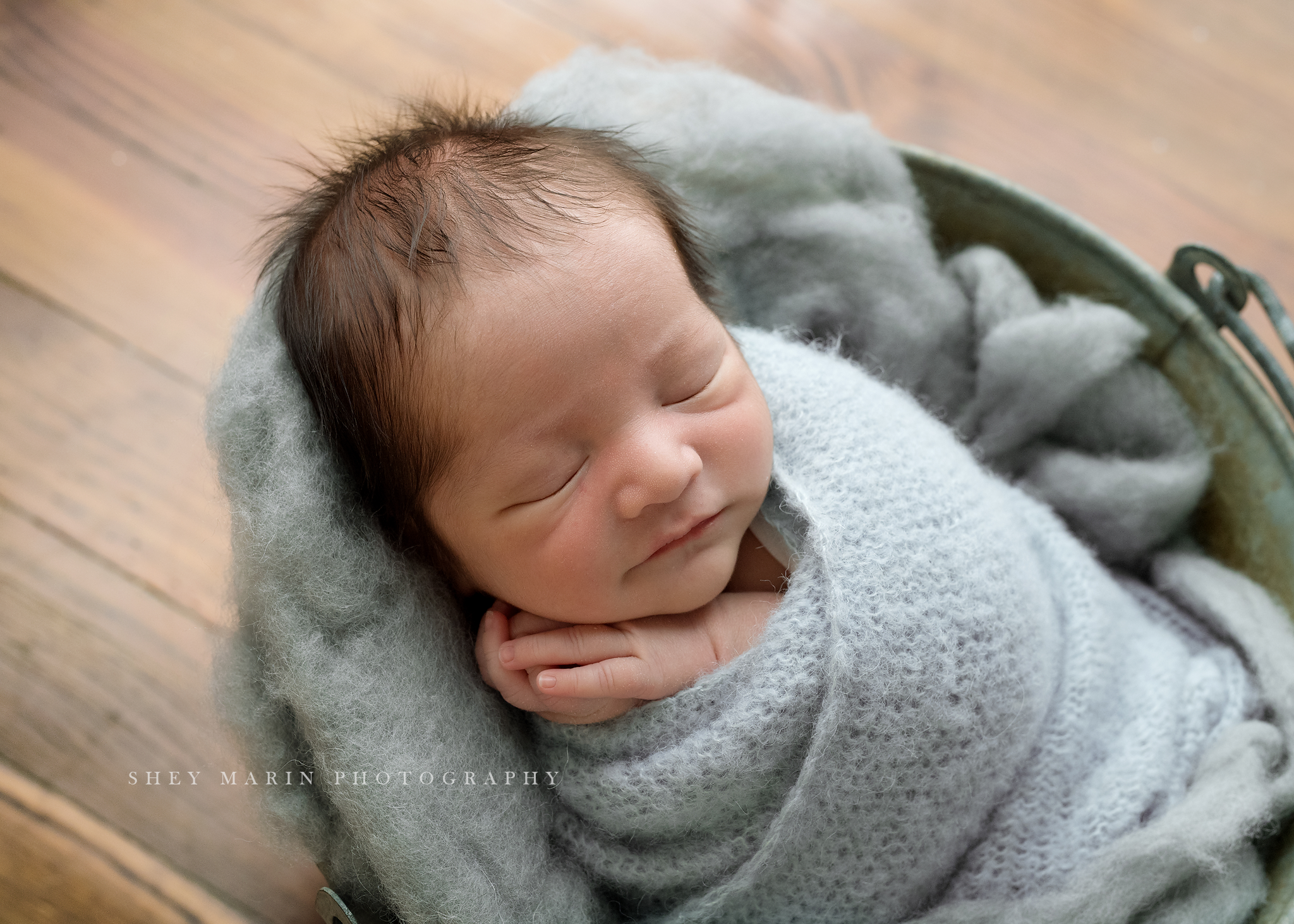 Frederick Maryland newborn baby photo session