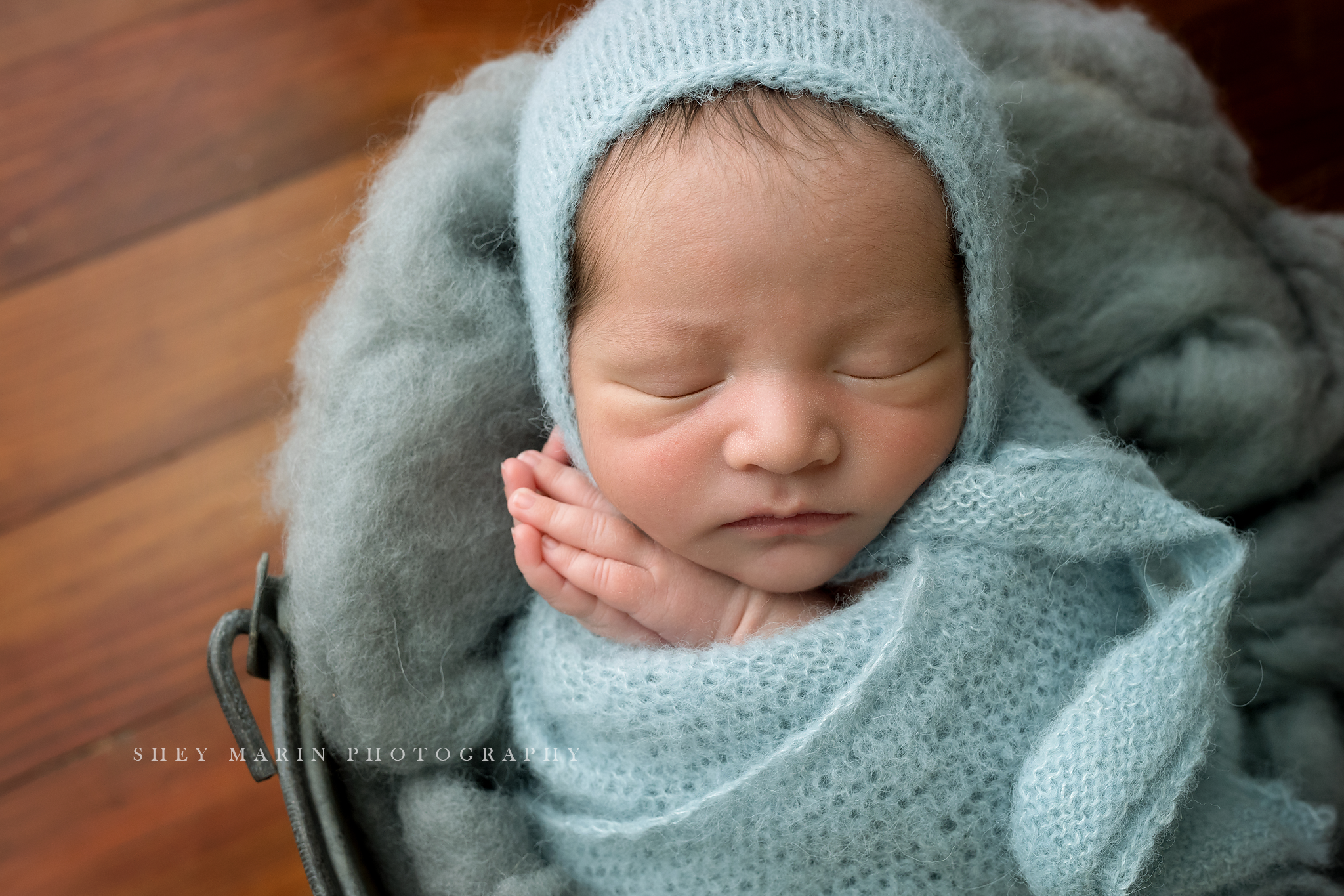 Frederick Maryland newborn baby photo session