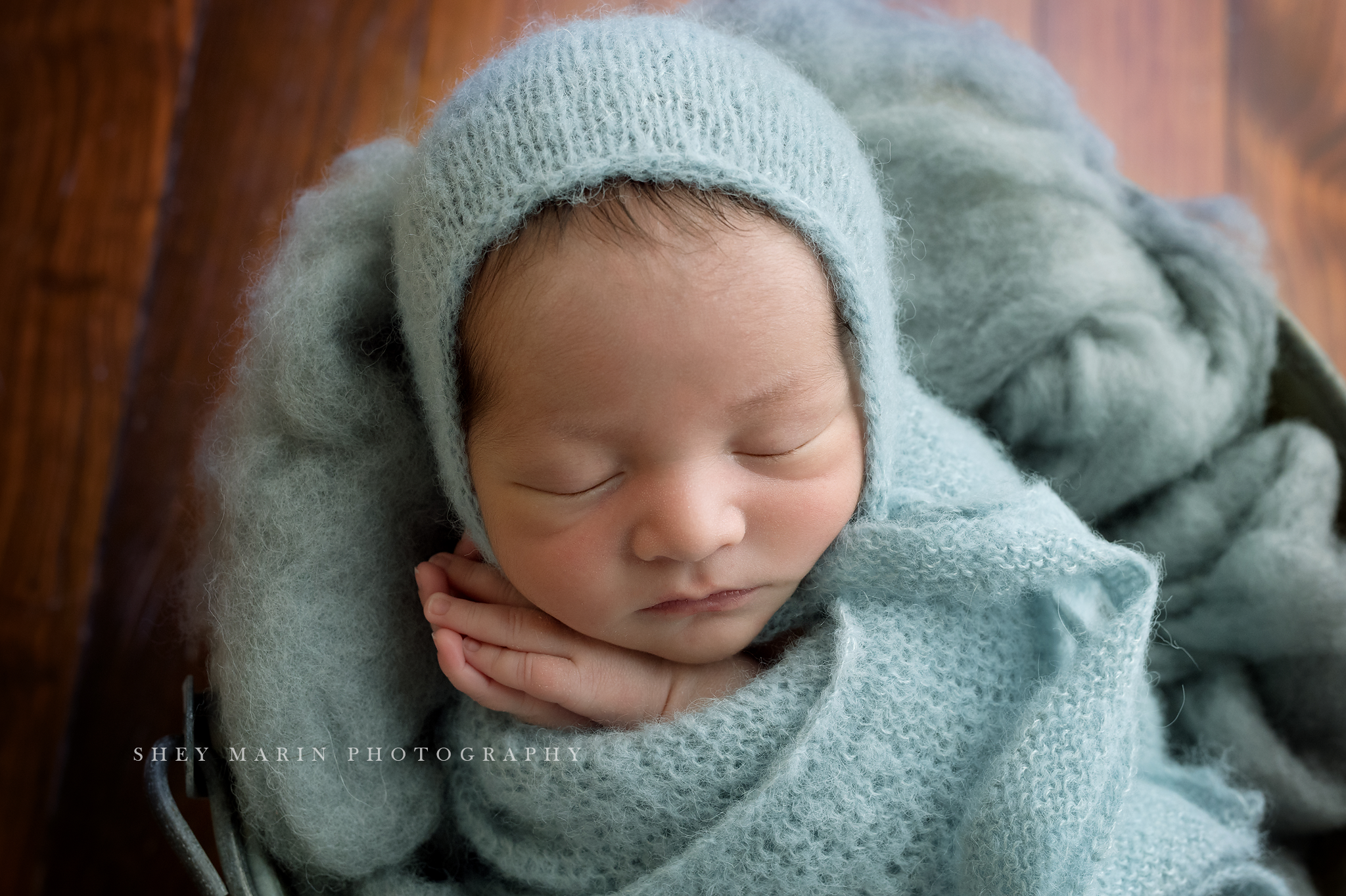 Frederick Maryland newborn baby photo session