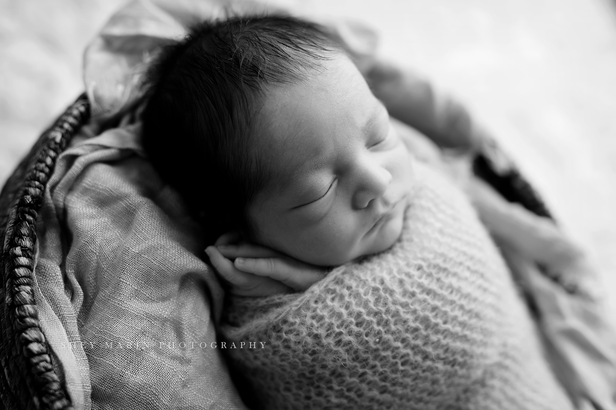 Frederick Maryland newborn baby photo session