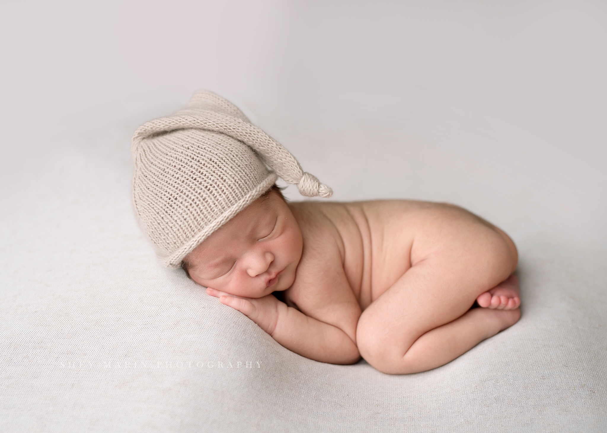 Frederick Maryland newborn baby photo session