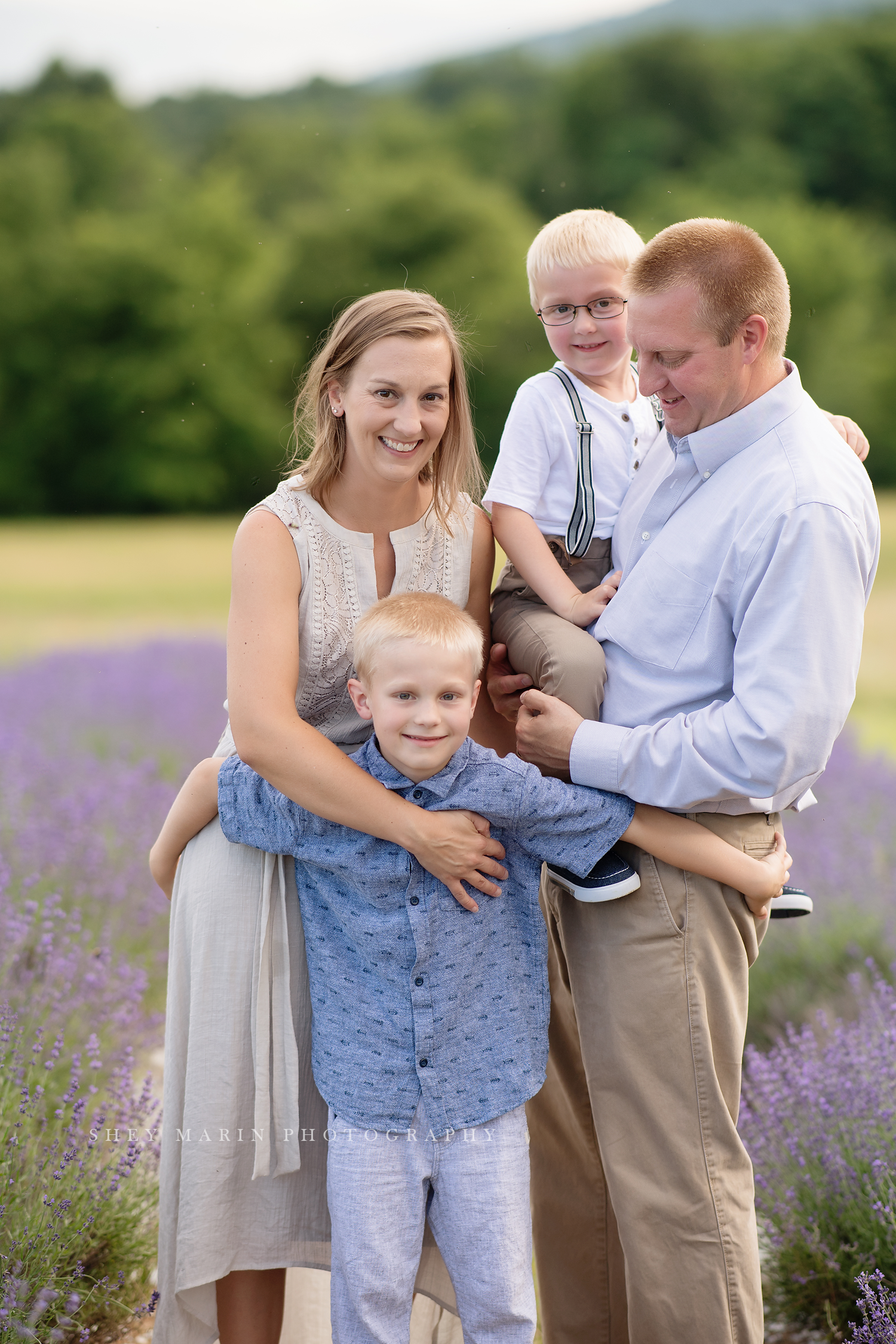 lavender field frederick maryland family photo session