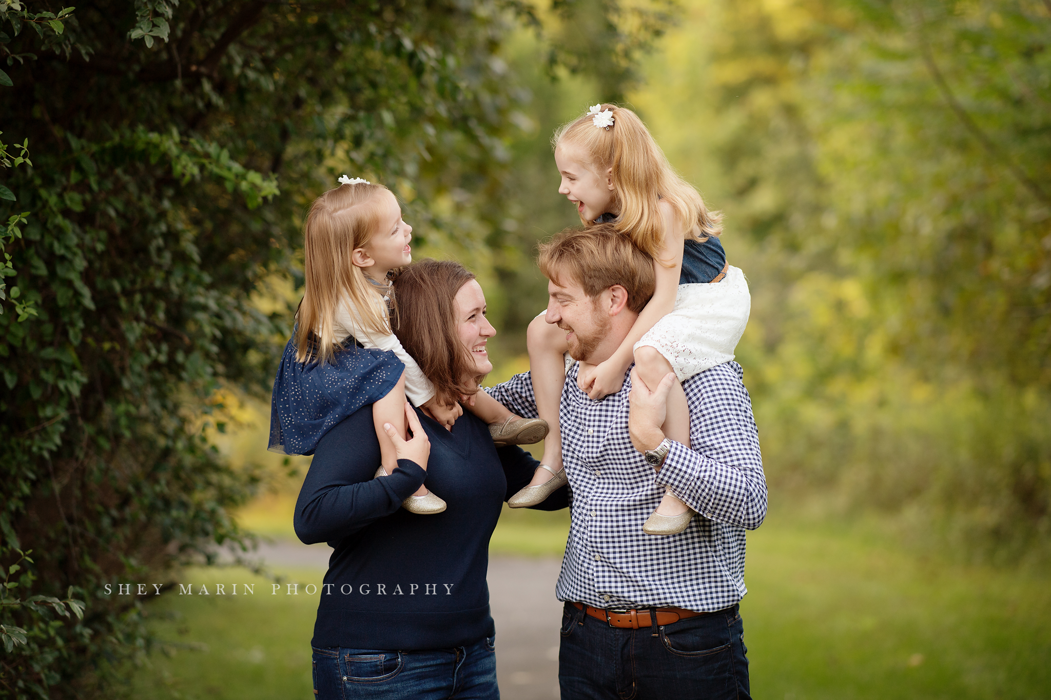 wildflowers and sisters Maryland family photographer