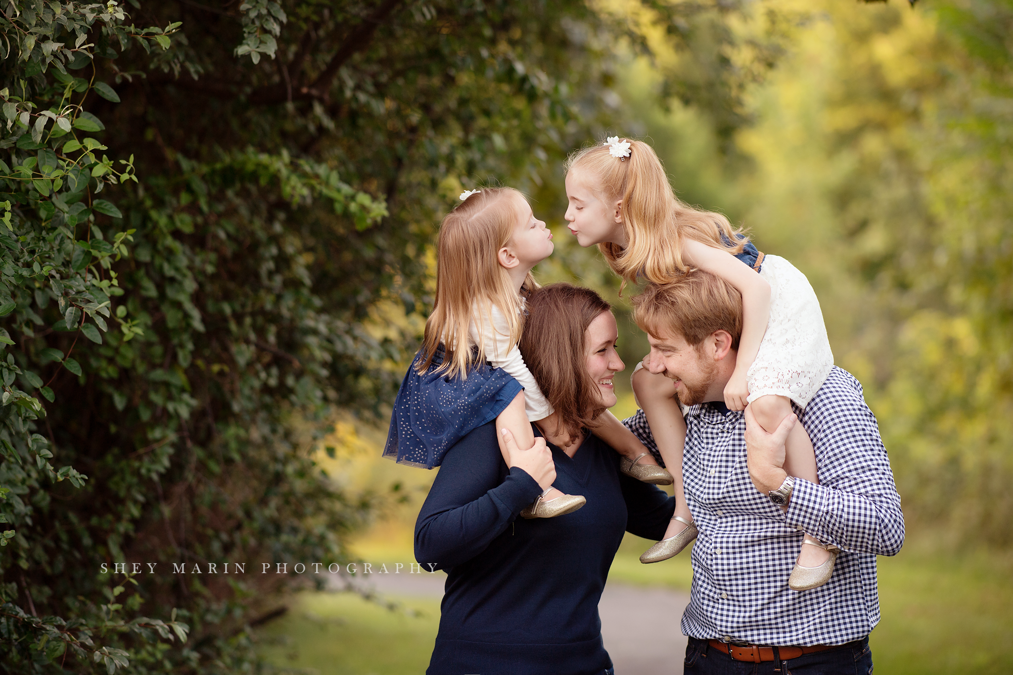 wildflowers and sisters Maryland family photographer