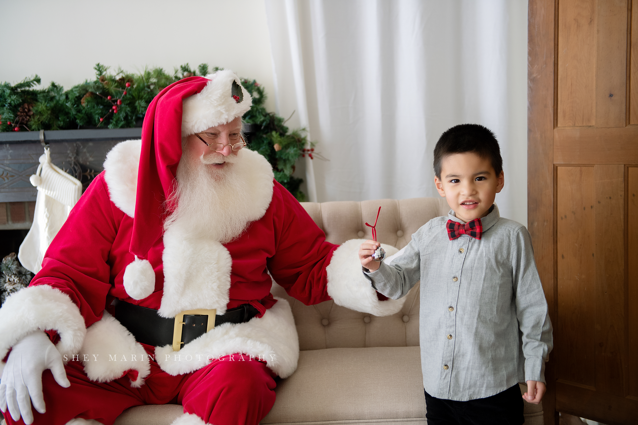 Santa minis Washington DC santa claus photo session