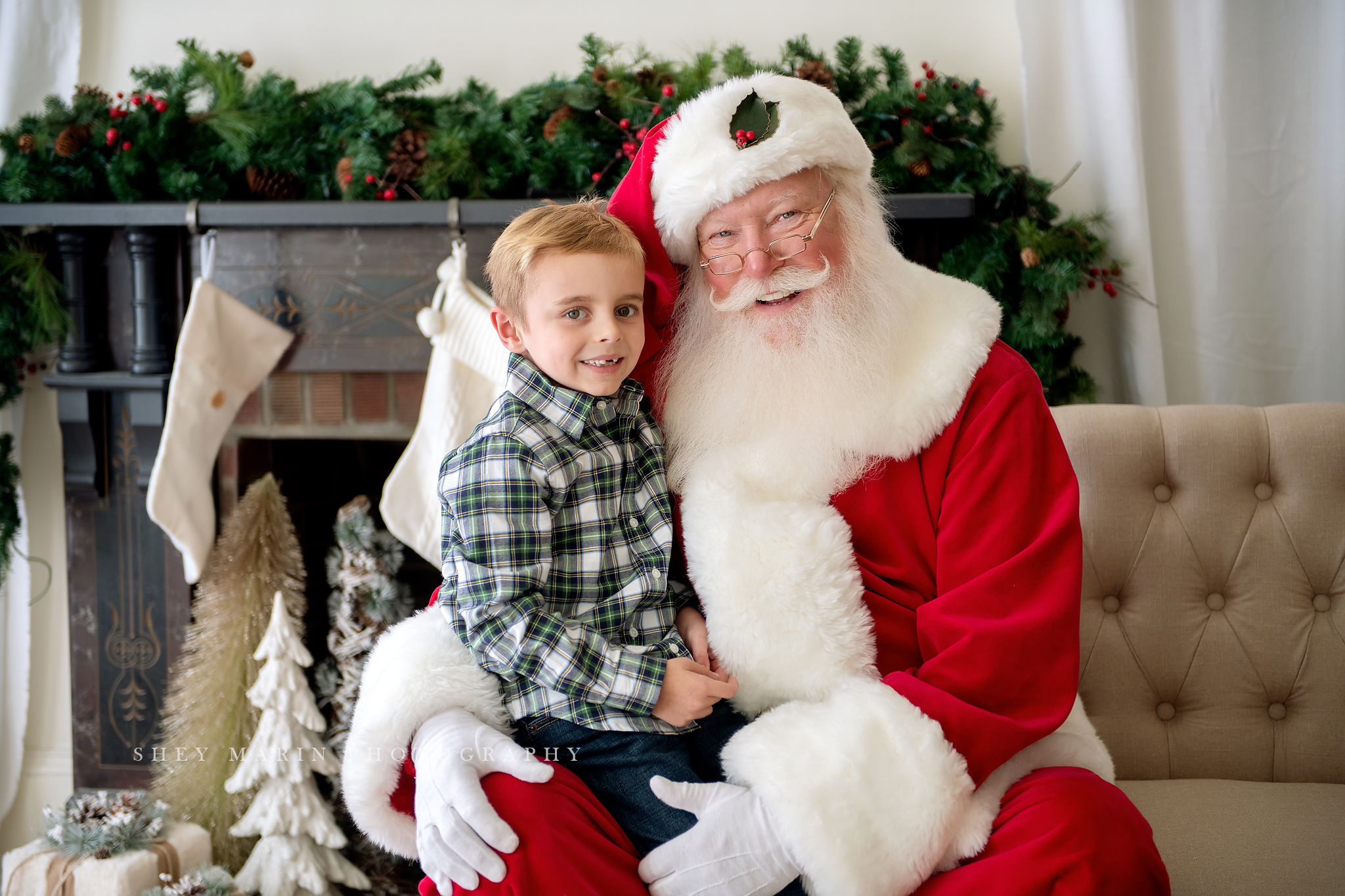 Santa minis Washington DC santa claus photo session