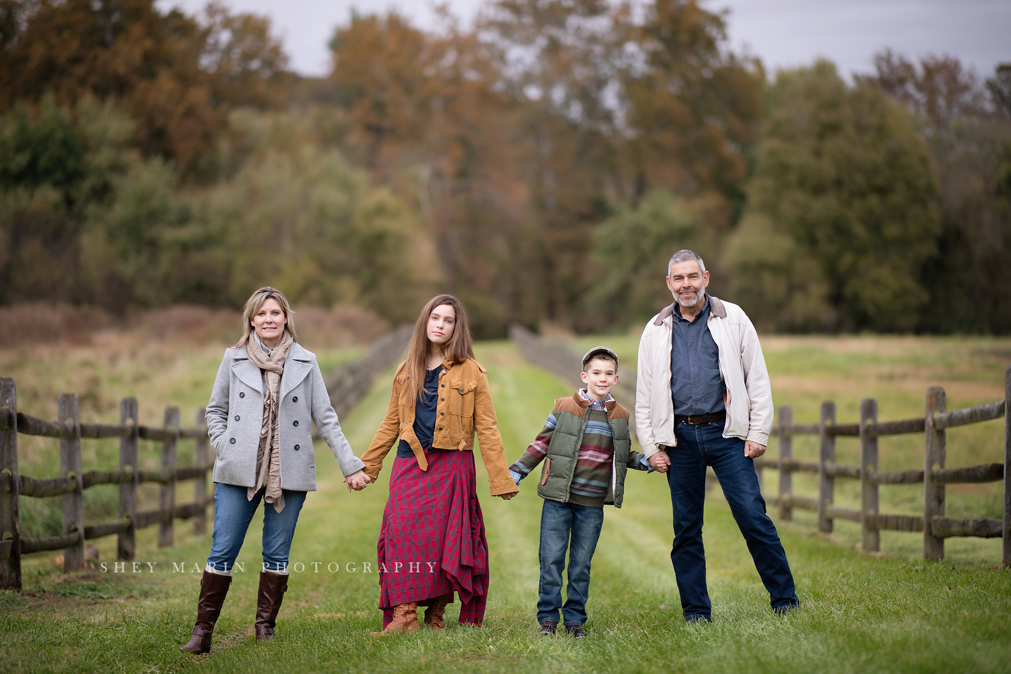 autumn family fall photo session Frederick Maryland