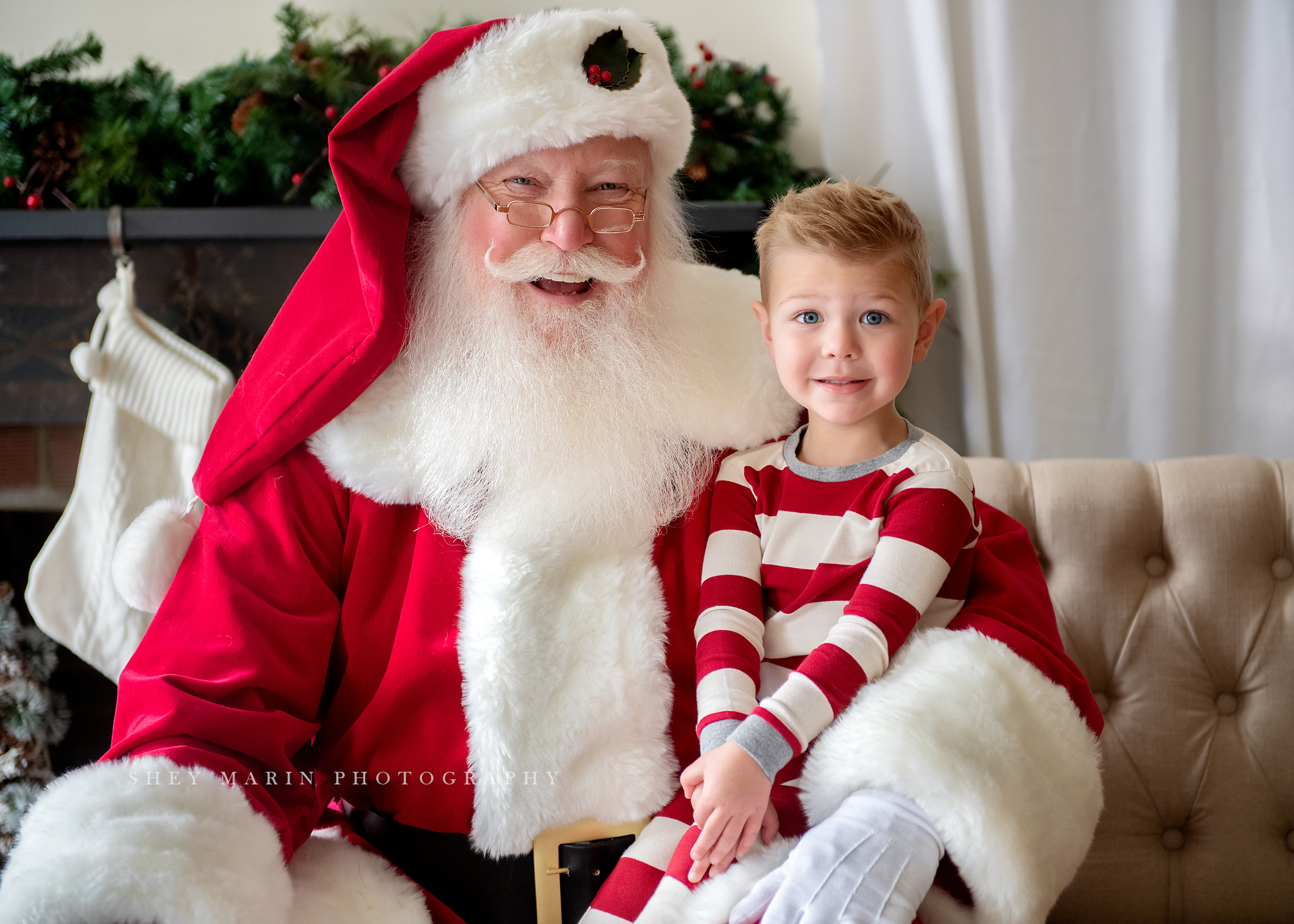 Santa minis Washington DC santa claus photo session