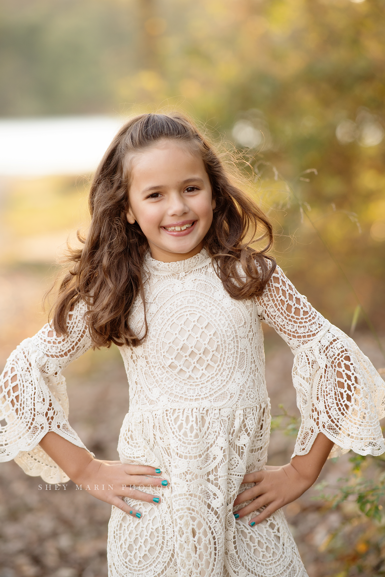 lake living fall family session in frederick maryland