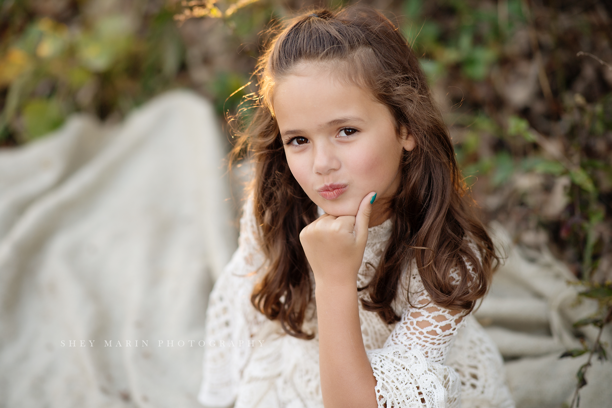 lake living fall family session in frederick maryland