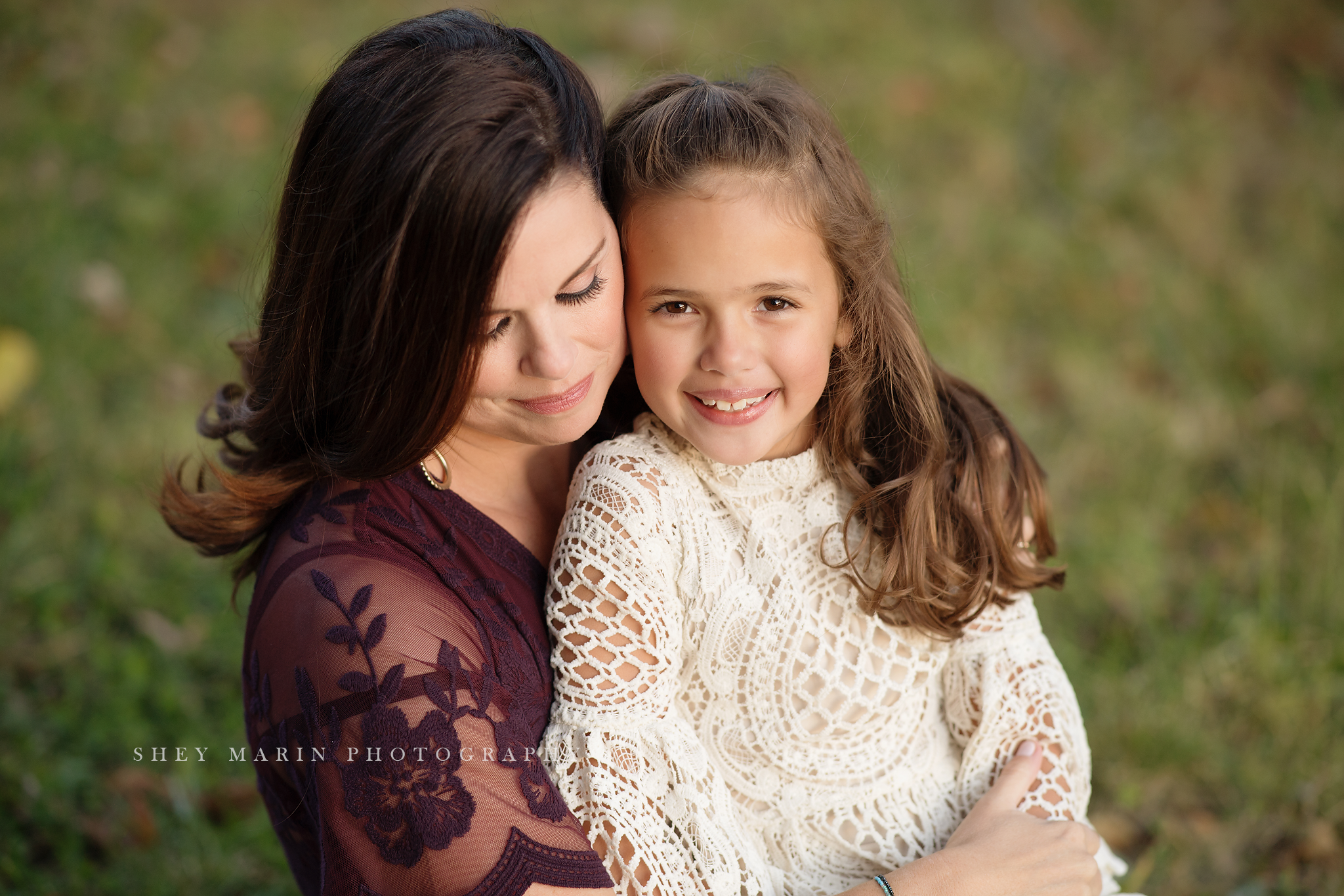 lake living fall family session in frederick maryland