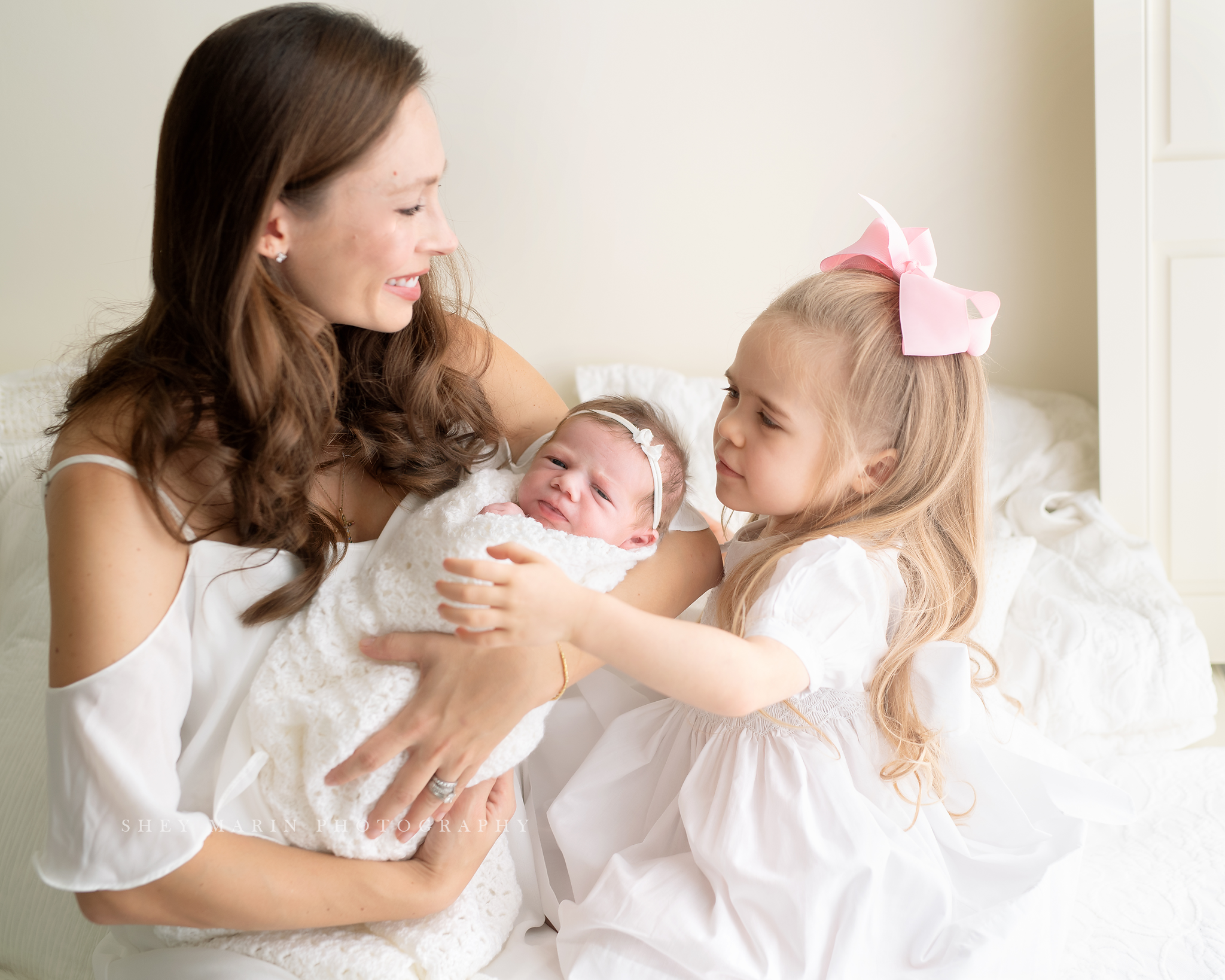 baby sister newborn frederick maryland photographer