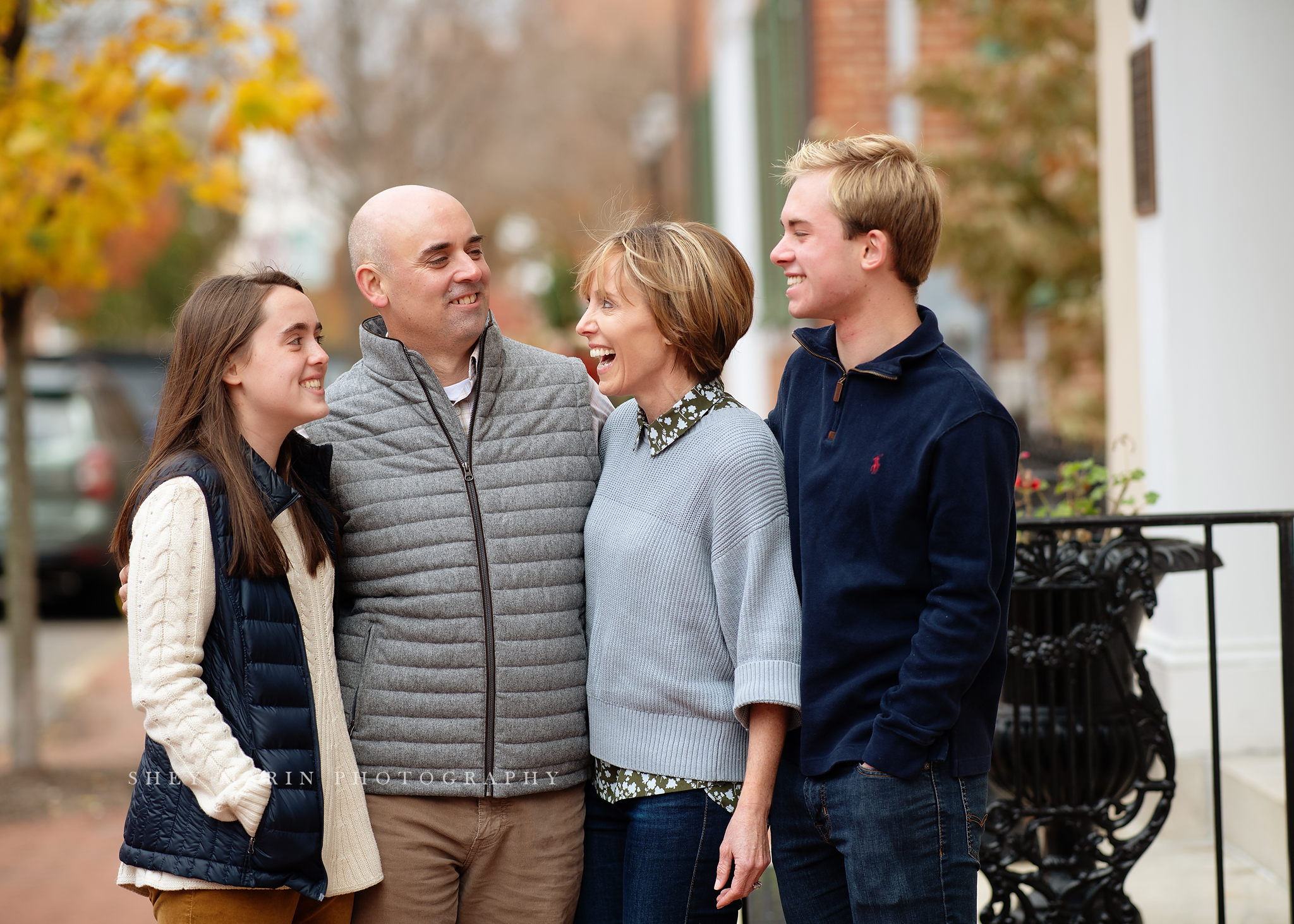 downtown frederick family photo session