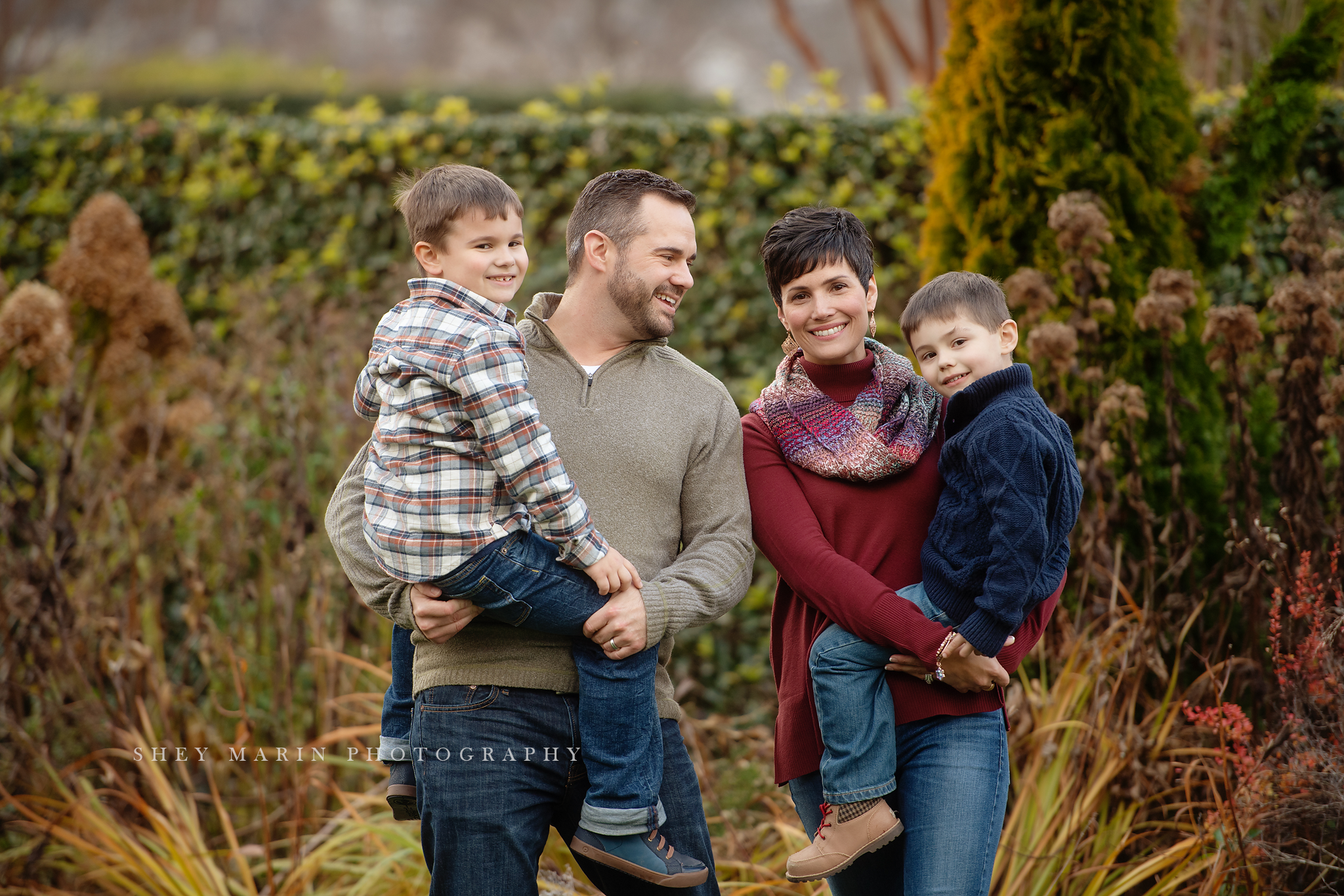 big extended family photosession frederick maryland