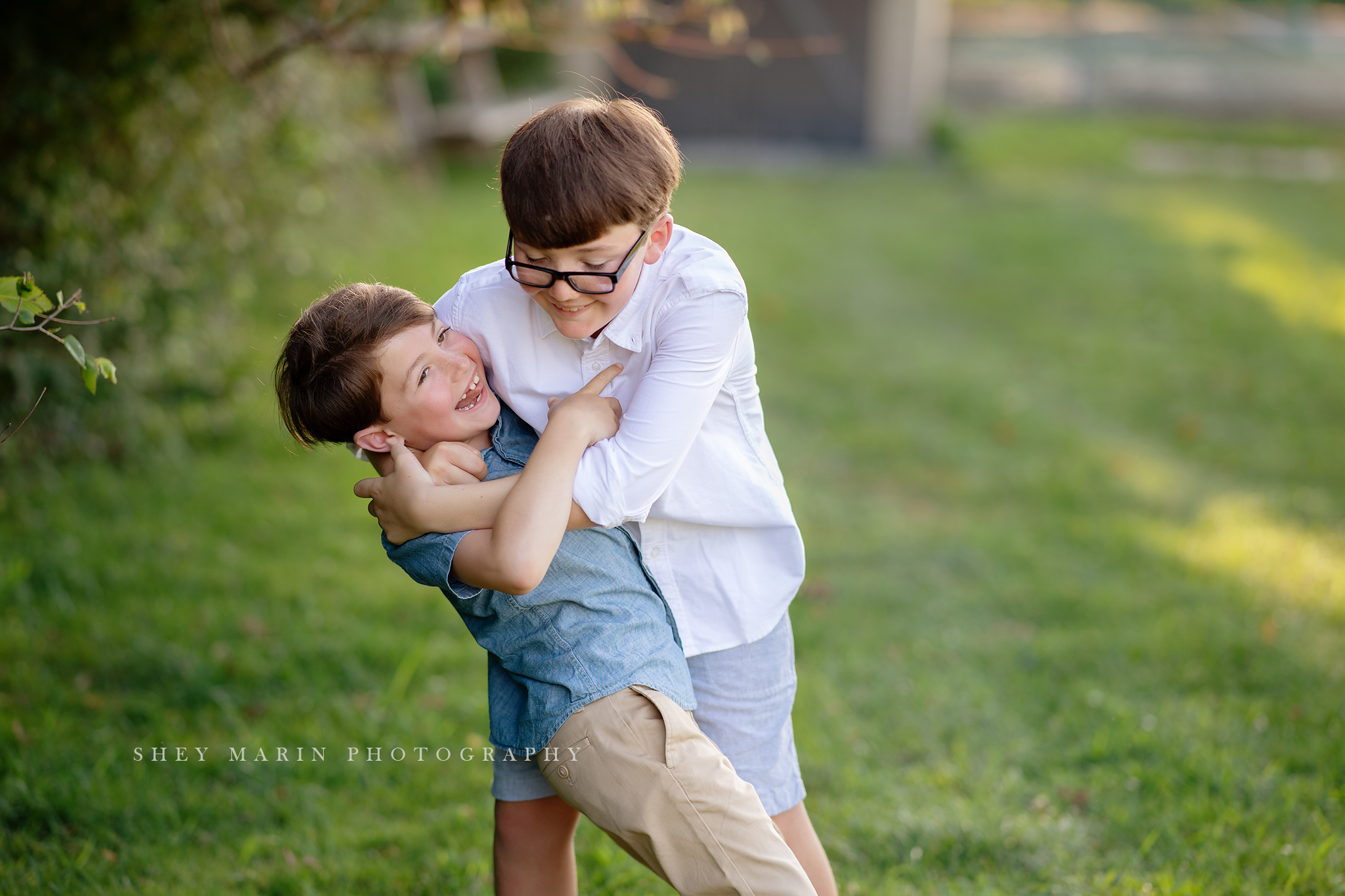 golden hour family photosession frederick maryland