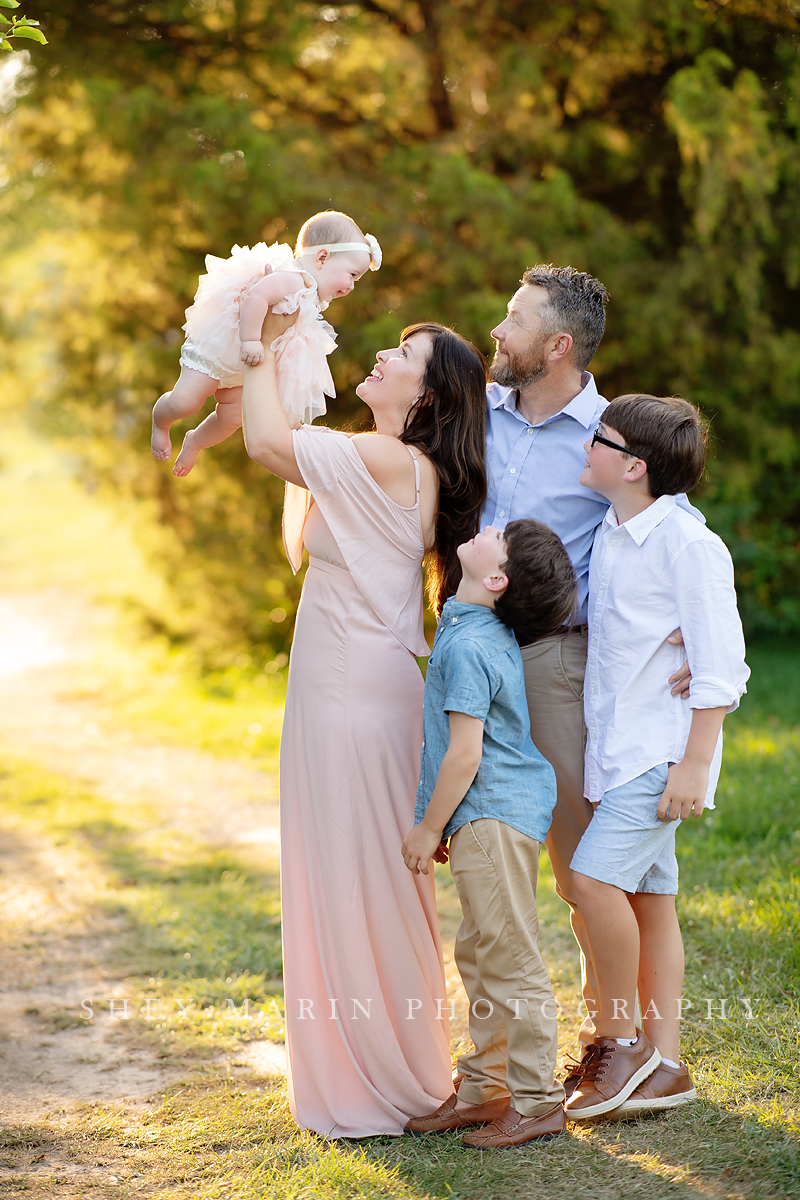 golden hour family photosession frederick maryland