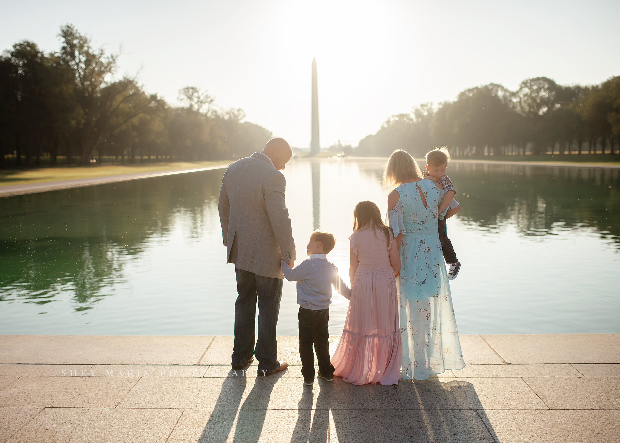 Lincoln Memorial DC monument family photographer