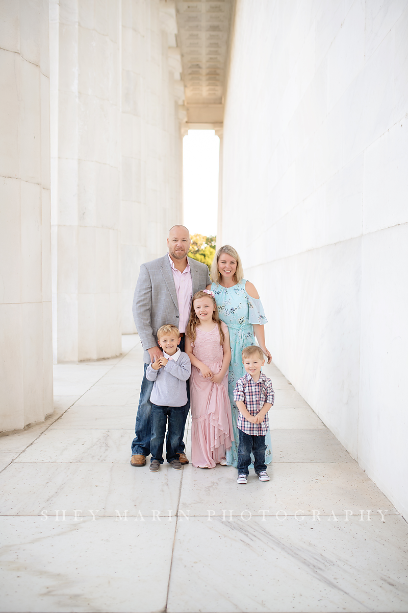 Lincoln Memorial DC monument family photographer