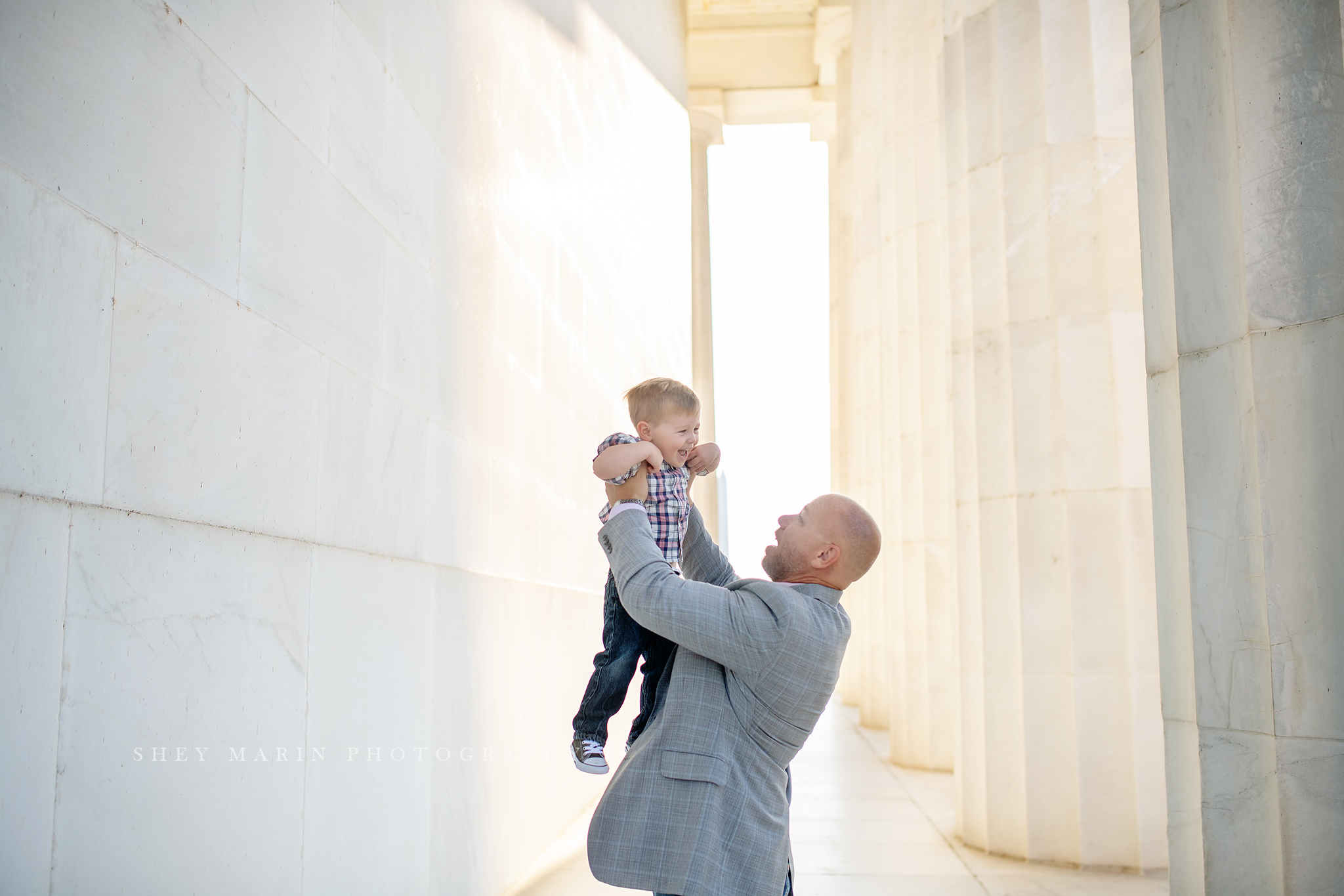 Lincoln Memorial DC monument family photographer