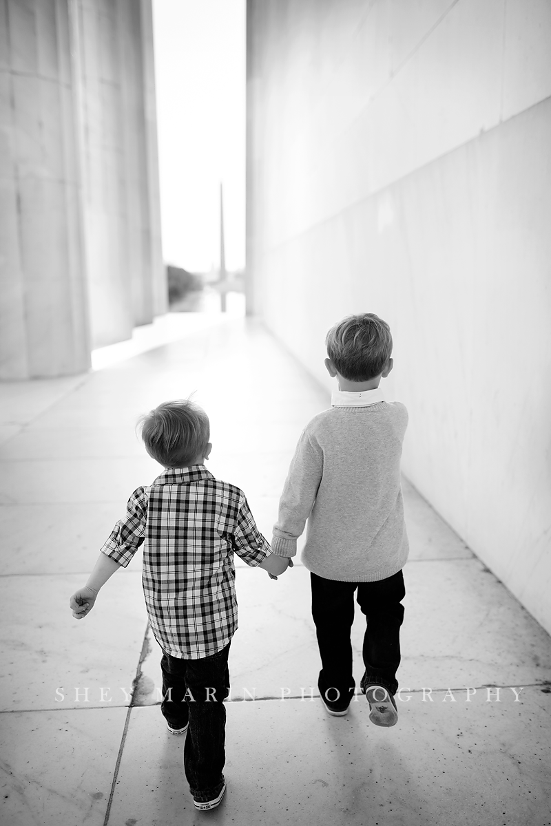 Lincoln Memorial DC monument family photographer