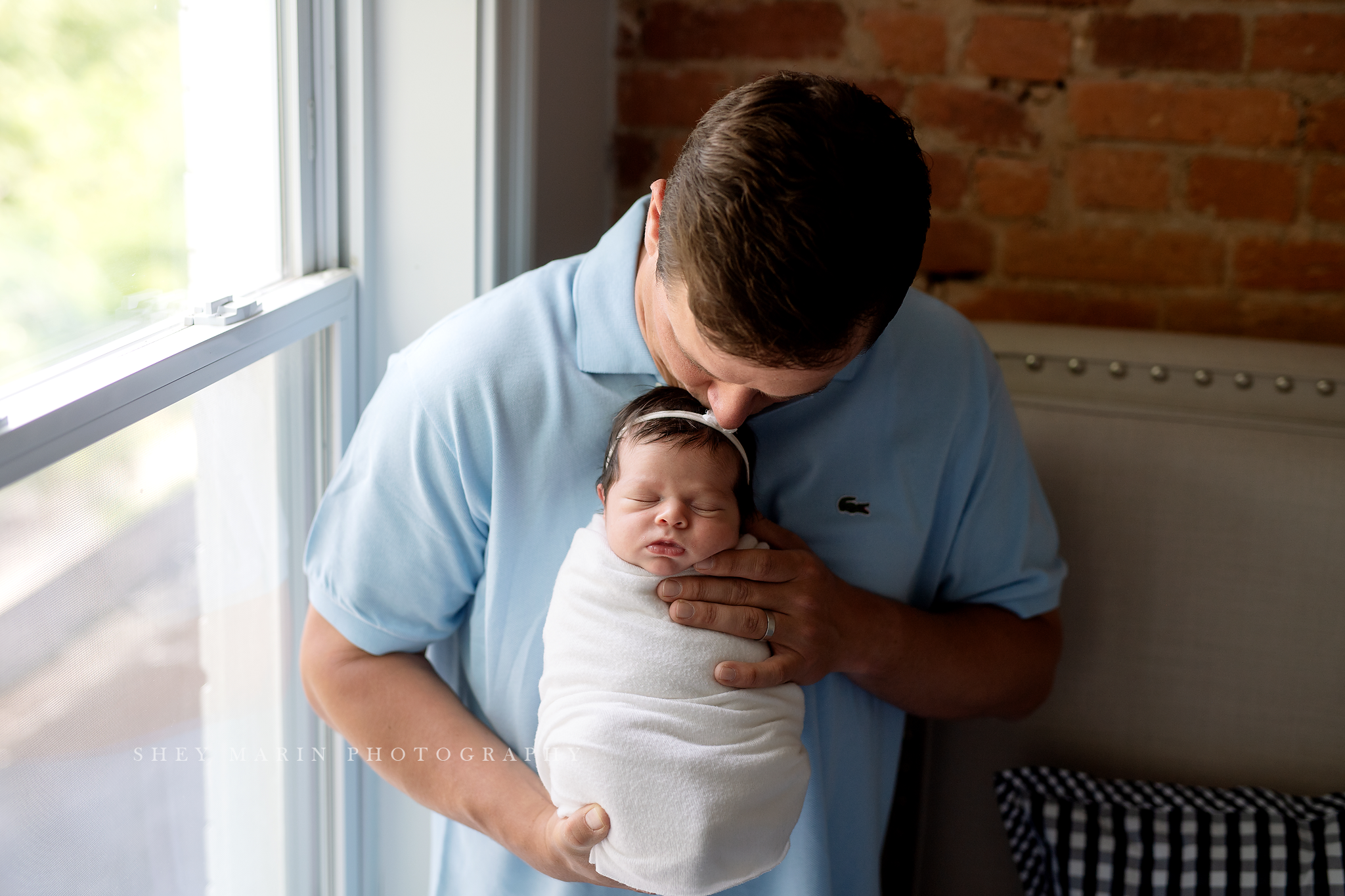 best lifestyle newborn photographer DC