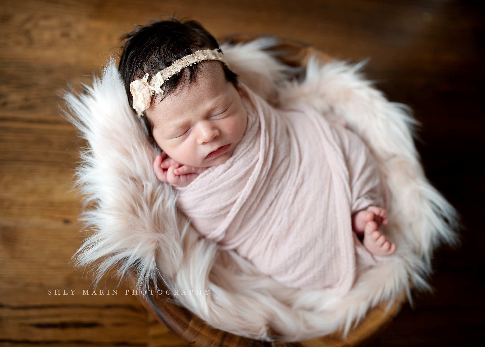 best lifestyle newborn photographer DC