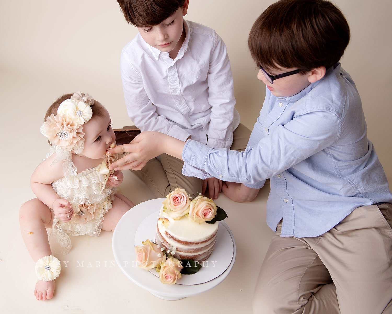 cake smash first birthday photo session